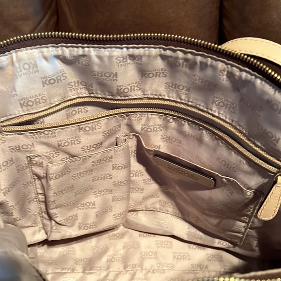 Brown MK purse. Medium shoulder gage with cream colored straps - Picture 3 of 4